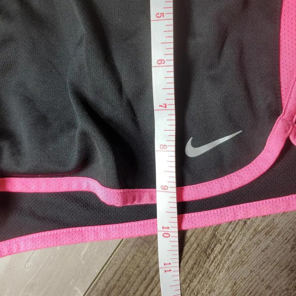 Nike Dri-Fit Women's Black and Pink Running Shorts Size Medium - Picture 4 of 15